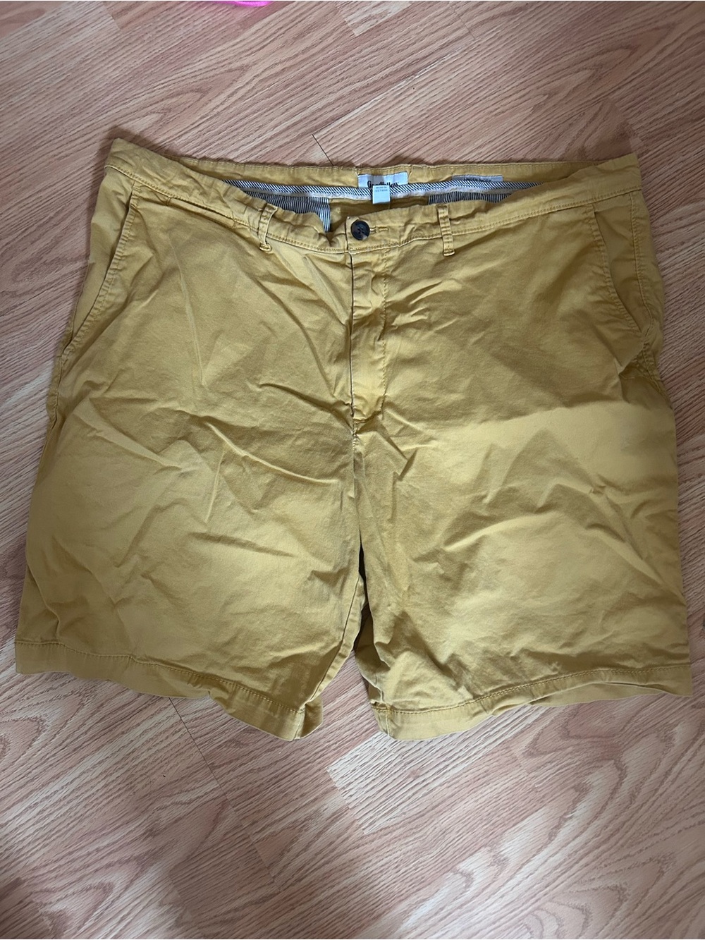 Goodfellow & Co mustard color 10.5” inseam shorts size 42